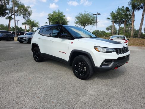 Used 2023 Jeep Compass Trailhawk AWD/4WD image 7