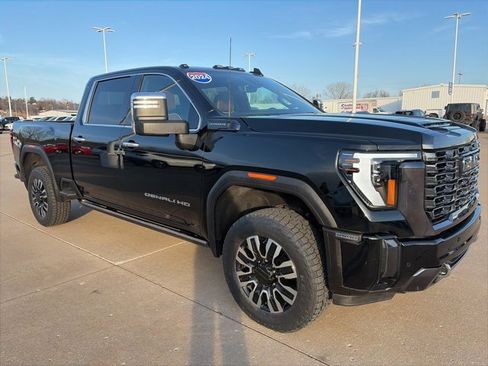 Used 2024 GMC Sierra 2500 Denali Ultimate image 1