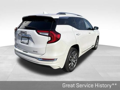 Used 2024 GMC Terrain Denali w/ Denali Premium Package AWD/4WD image 13