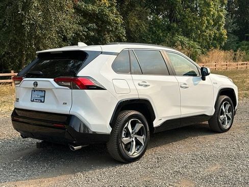 Used 2023 Toyota RAV4 SE w/ Weather & Moonroof Package AWD/4WD image 9