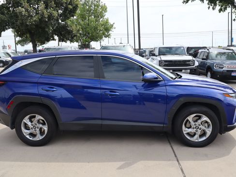 Used 2022 Hyundai Tucson SE AWD/4WD image 2