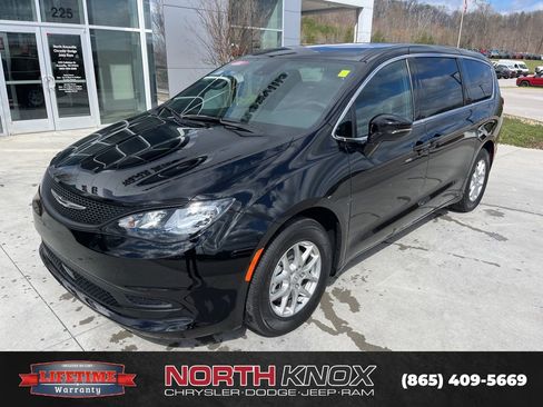 New 2026 Chrysler Voyager LX image 1