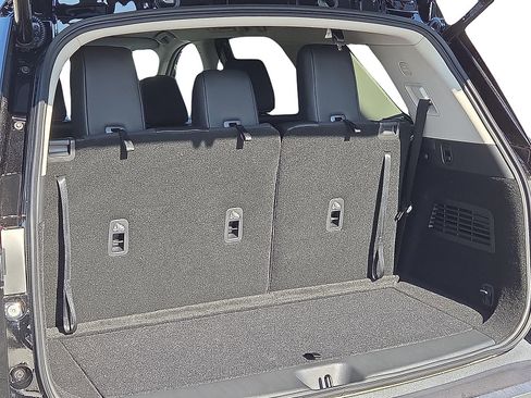 New 2026 Nissan Pathfinder SL image 8