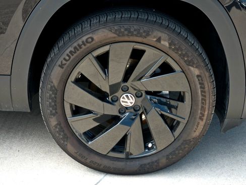 New 2024 Volkswagen Atlas SE image 7