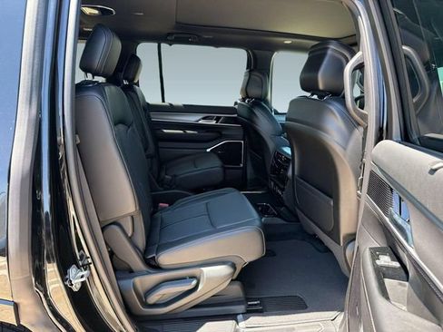 New 2026 Jeep Grand Wagoneer Limited AWD/4WD image 31