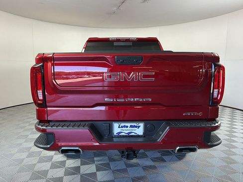 Used 2024 GMC Sierra 1500 AT4 w/ Technology Package AWD/4WD image 10