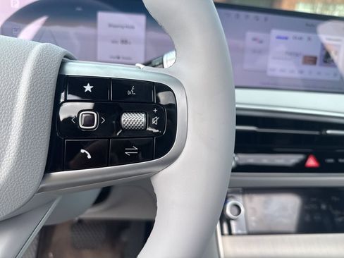 New 2026 Genesis GV70 2.5T Advanced image 16