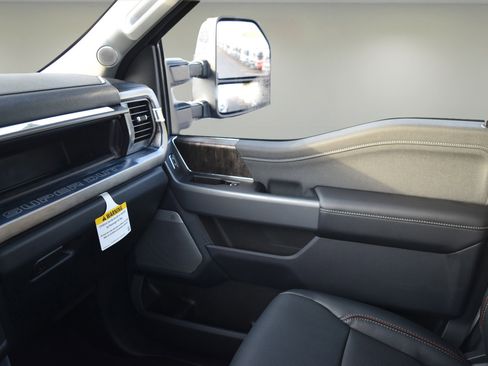 Used 2024 Ford F250 Lariat w/ Lariat Ultimate Package AWD/4WD image 11