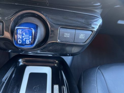 Used 2016 Toyota Prius Four Touring FWD image 14