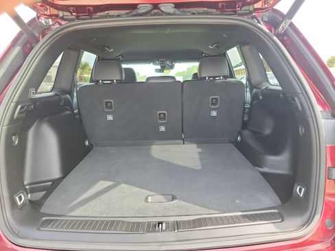 Used 2025 Jeep Grand Cherokee Limited RWD image 7