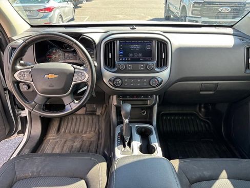 Used 2022 Chevrolet Colorado LT w/ Fleet Safety Package image 4