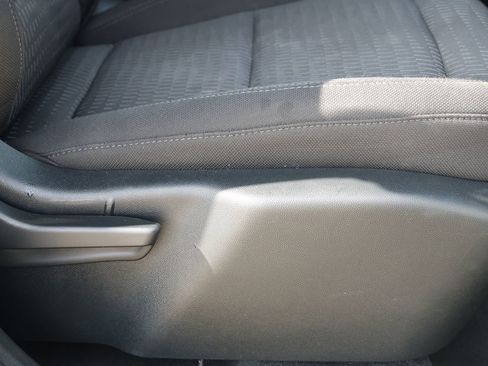 Used 2025 Chevrolet Equinox LT image 30