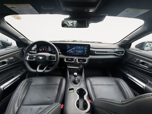 Used 2025 Ford Mustang GT Premium image 13