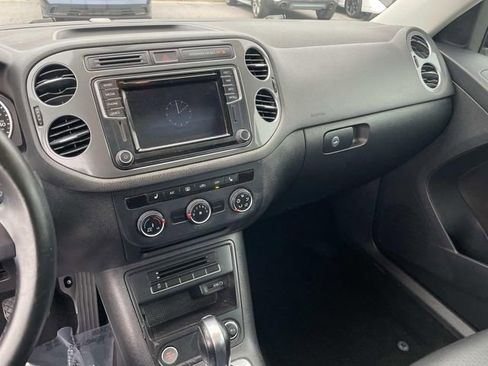 Used 2016 Volkswagen Tiguan SE image 21