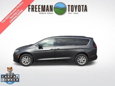 Used 2022 Chrysler Pacifica Touring-L FWD image 1