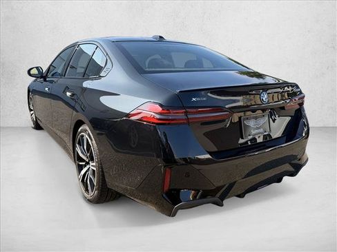 Used 2026 BMW 550e xDrive AWD/4WD image 3