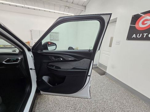 Used 2023 Chevrolet TrailBlazer LS FWD image 26