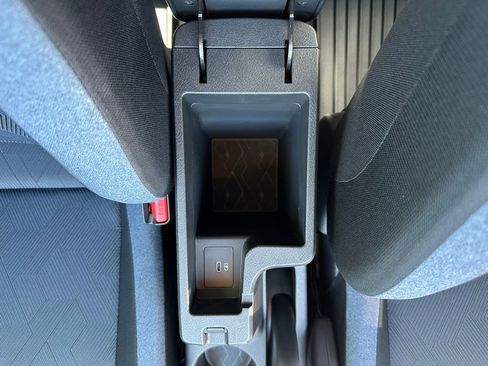 New 2025 Nissan Versa SV w/ Trunk Package image 20