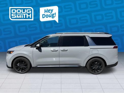 Used 2024 Kia Carnival SX Prestige FWD image 2