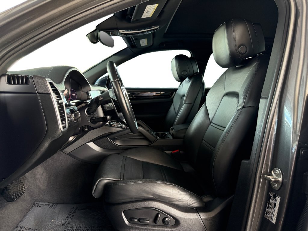 Used 2022 Porsche Cayenne AWD/4WD image 10