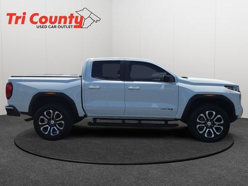 Used 2024 GMC Canyon AT4 w/ Technology Package AWD/4WD image 9