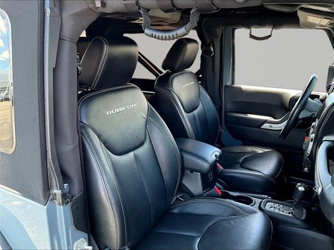 Used 2015 Jeep Wrangler Rubicon w/ Power Convenience Group AWD/4WD image 28