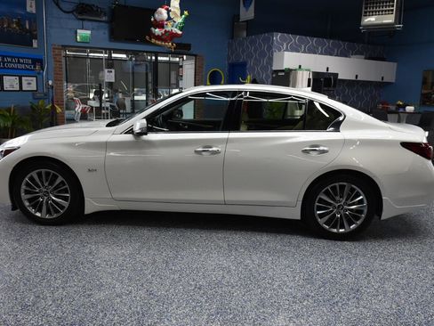 Used 2019 INFINITI Q50 Luxe w/ Essential Package (3.0T Luxe) image 9