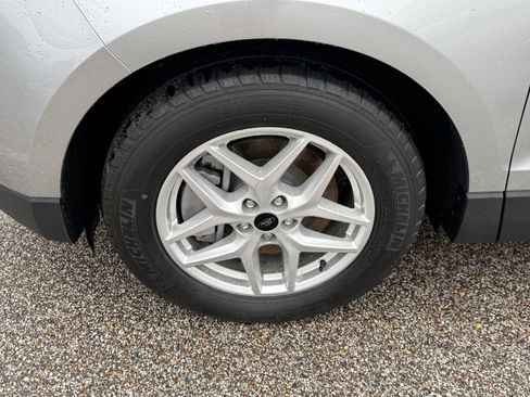 Used 2024 Ford Edge SE image 9