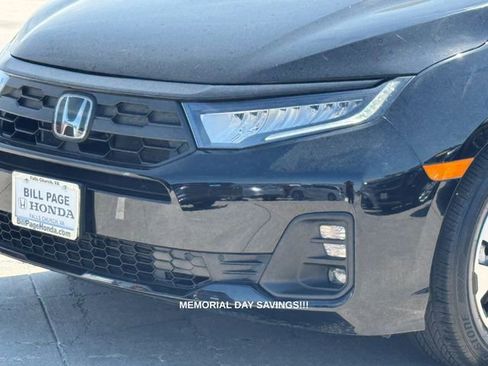Certified 2025 Honda Odyssey EX-L image 5