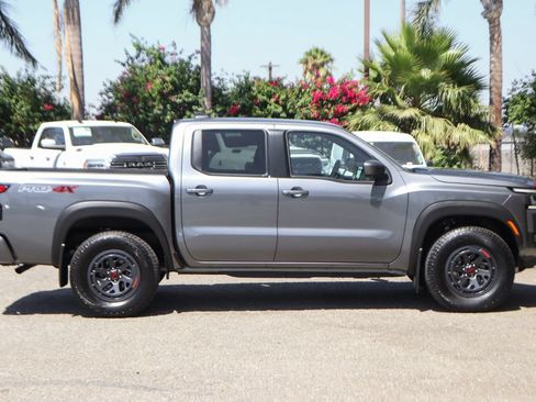 Used 2025 Nissan Frontier PRO-4X w/ Pro Convenience Package AWD/4WD image 10
