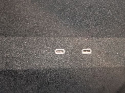 Used 2024 Rivian R1S Adventure AWD/4WD image 33