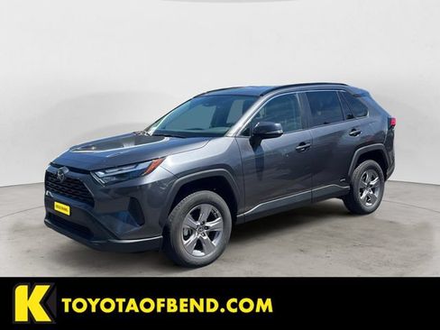 Used 2023 Toyota RAV4 LE AWD/4WD image 1