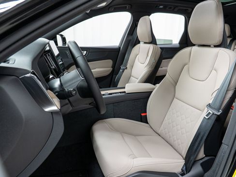 New 2026 Volvo XC60 B5 Core image 13