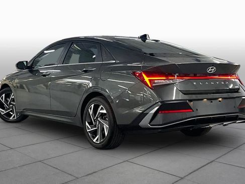 Used 2024 Hyundai Elantra Limited FWD image 12