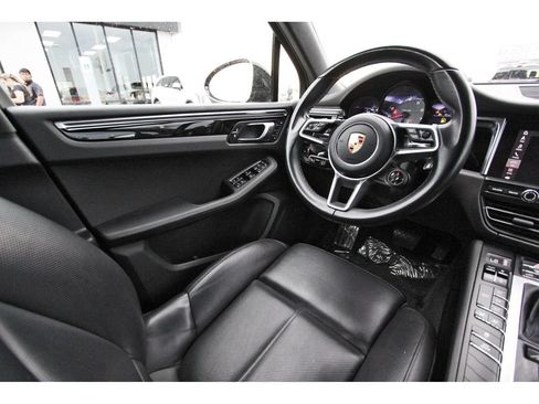 Used 2021 Porsche Macan S AWD/4WD image 9