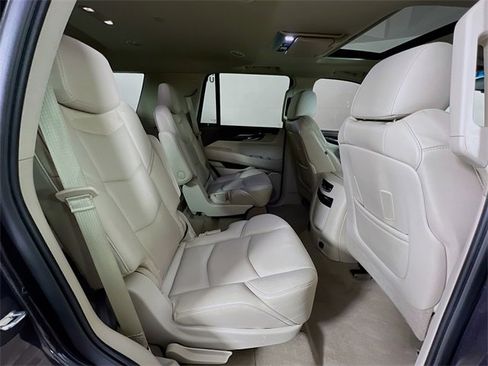 Used 2016 Cadillac Escalade Premium image 46