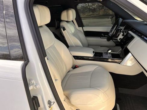 Used 2025 Land Rover Range Rover Long Wheelbase Autobiography image 21