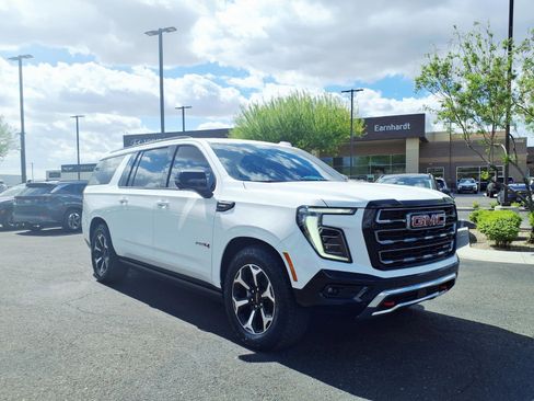 Used 2026 GMC Yukon XL AT4 w/ AT4 Premium Plus Package AWD/4WD image 8
