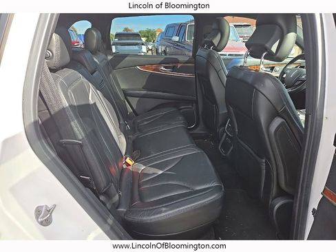Used 2016 Lincoln MKX Select image 15