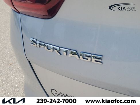 Used 2020 Kia Sportage EX FWD image 12