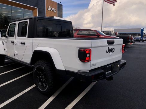 New 2026 Jeep Gladiator Willys image 12