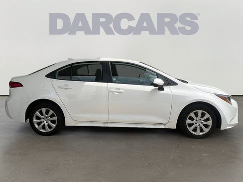 Used 2025 Toyota Corolla LE FWD image 8