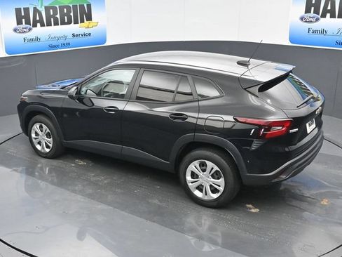 Used 2024 Chevrolet Trax LS FWD image 24