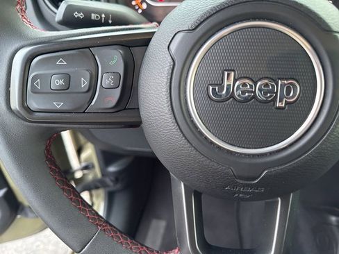 Used 2025 Jeep Wrangler Unlimited Rubicon image 29