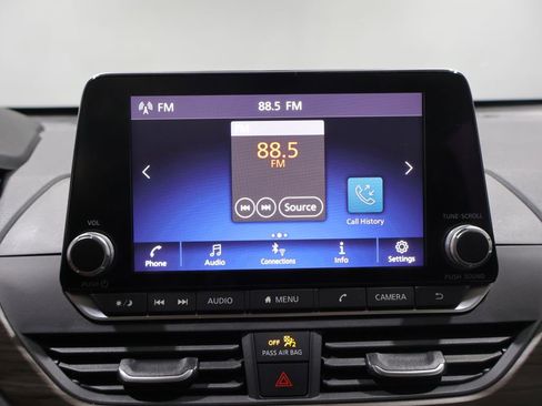 Used 2024 Nissan Altima 2.5 SV AWD/4WD image 25