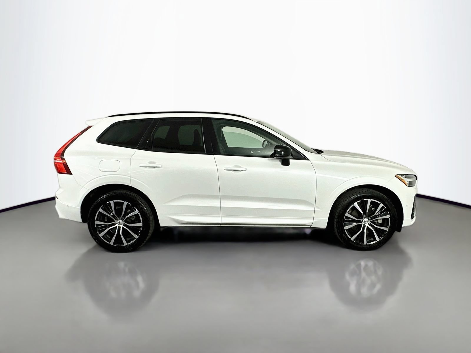 Used 2023 Volvo XC60 B6 Ultimate AWD/4WD image 8