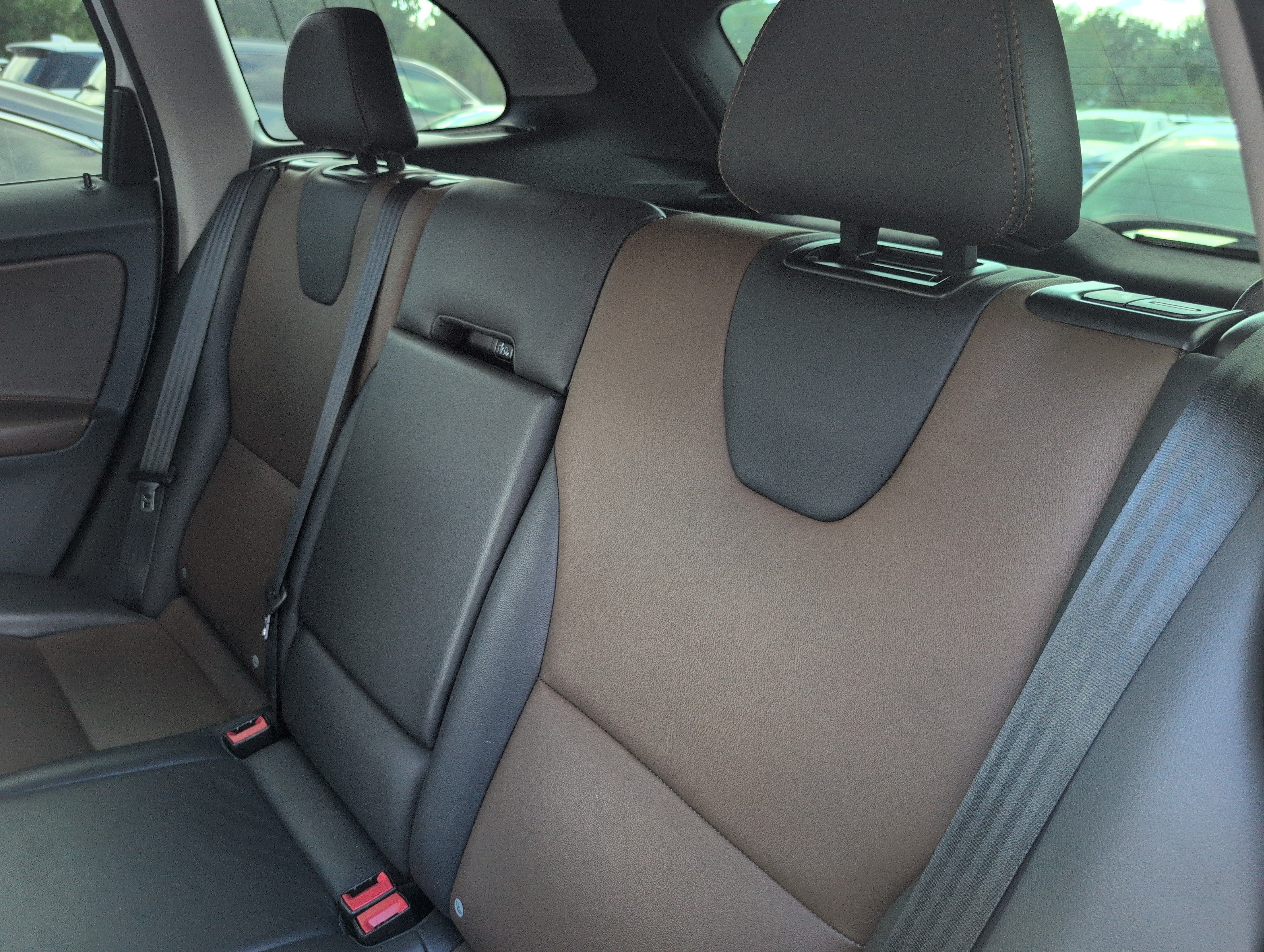 Used 2017 Volvo XC60 T5 Dynamic w/ Preferred Option Package FWD image 9