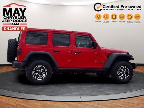 Used 2025 Jeep Wrangler Unlimited Rubicon AWD/4WD image 17
