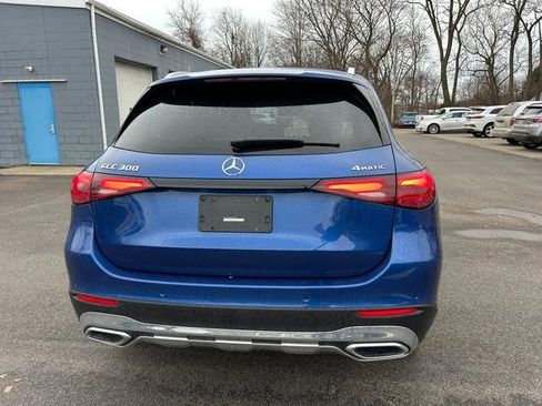 Used 2024 Mercedes-Benz GLC 300 4MATIC image 4