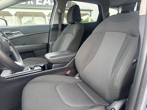 Used 2025 Kia Sportage LX FWD image 14
